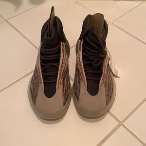 Yeezy Quantums Size 11.5